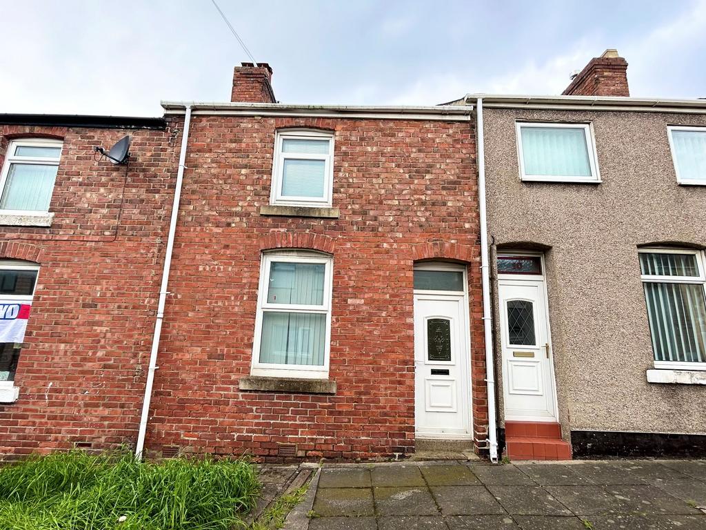 Baker Street, houghton, Houghton Le... 2 bed terraced house £35,000