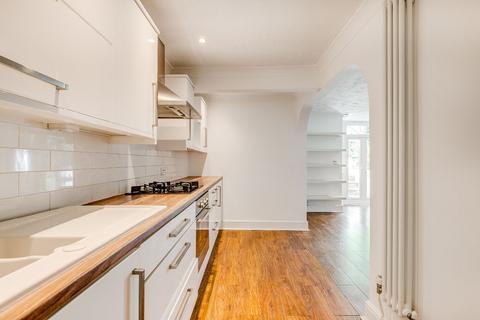 2 bedroom apartment for sale, Queens Road, Teddington