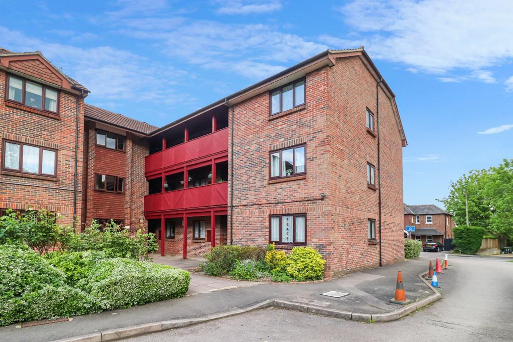 The Grange, High Street, Abbots Langley, Herts, WD5 2 bed flat for sale