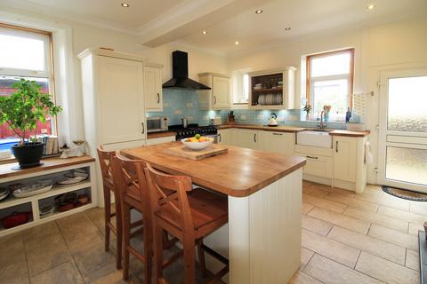 18 Allanvale Road, Prestwick, KA9 1QX