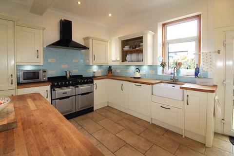 18 Allanvale Road, Prestwick, KA9 1QX