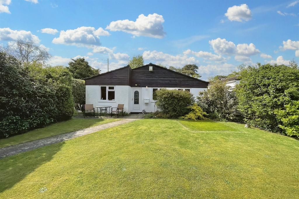 Sandford 3 bed detached bungalow for sale £420,000