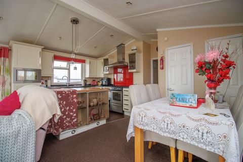 2 bedroom lodge for sale, Spruce Ridge, Gristhorpe YO14