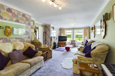 3 bedroom bungalow for sale - Mount Pleasant, Tadley, Hampshire, RG26