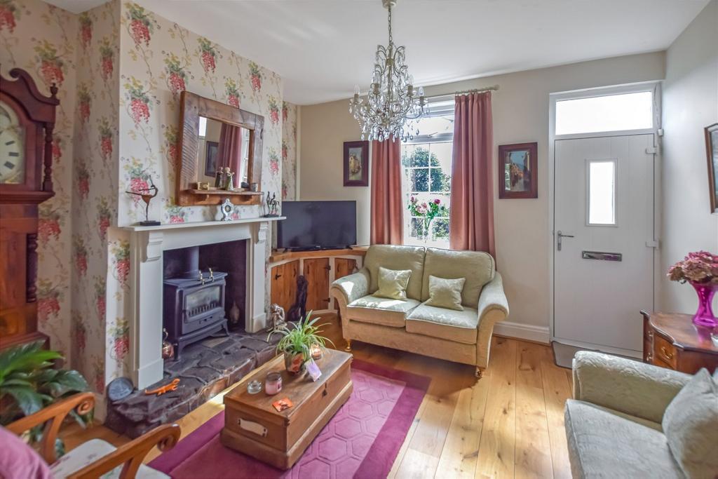 Lunts Heath Road, Farnworth, Widnes 2 bed cottage £200,000