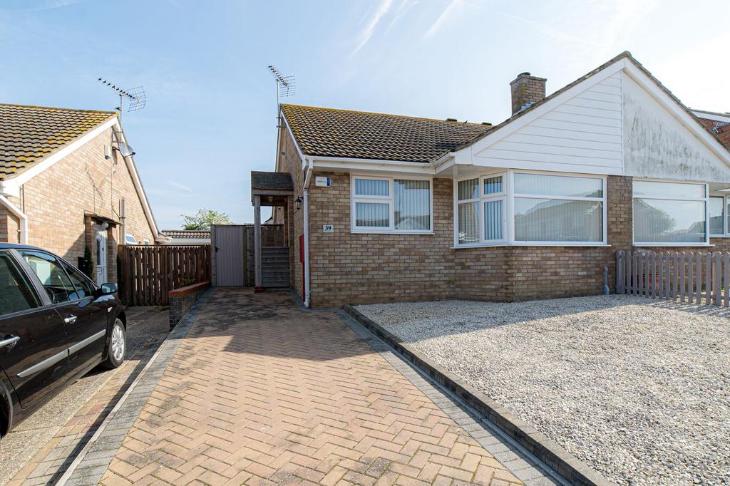 Shamrock Avenue, Whitstable, CT5 2 bed semidetached bungalow for sale
