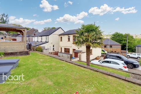 3 bedroom detached house for sale, The Woods, Pontypool