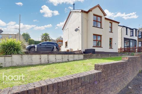 3 bedroom detached house for sale, The Woods, Pontypool