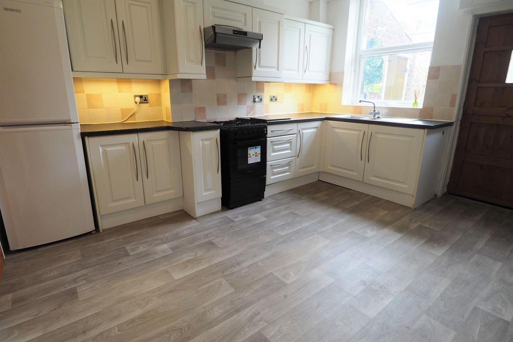 Meadow Lane, Disley, SK12 2 bed terraced house £825 pcm (£190 pw)