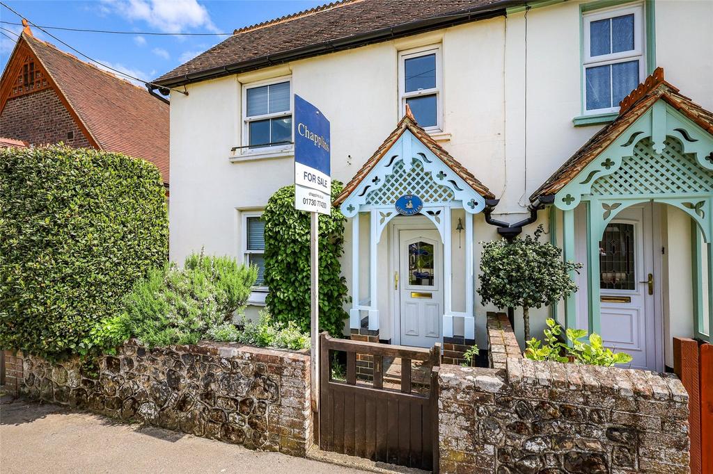 Hill Brow Road, Liss, GU33 3 bed semidetached house for sale £425,000
