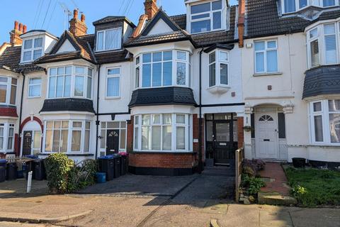 3 bedroom flat for sale, Oakleigh Park Drive, Leigh-on-sea, SS9