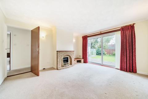 2 bedroom bungalow for sale, Provene Gardens, Waltham Chase, Southampton, Hampshire, SO32