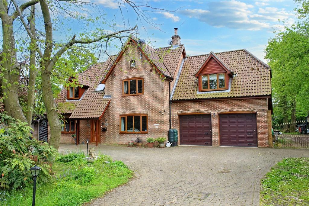 Yarmouth Road, Broome, Bungay, Norfolk, NR35 5 bed detached house for sale £725,000
