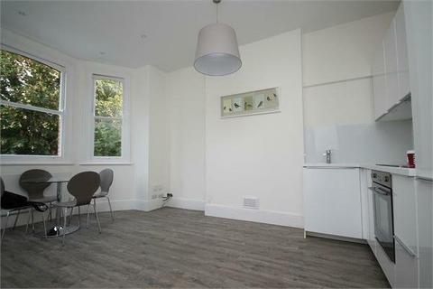 2 bedroom flat to rent, St Pauls Avenue, Willesden Green