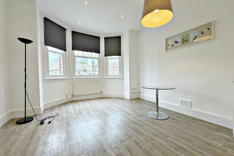 2 bedroom flat to rent, St Pauls Avenue, Willesden Green