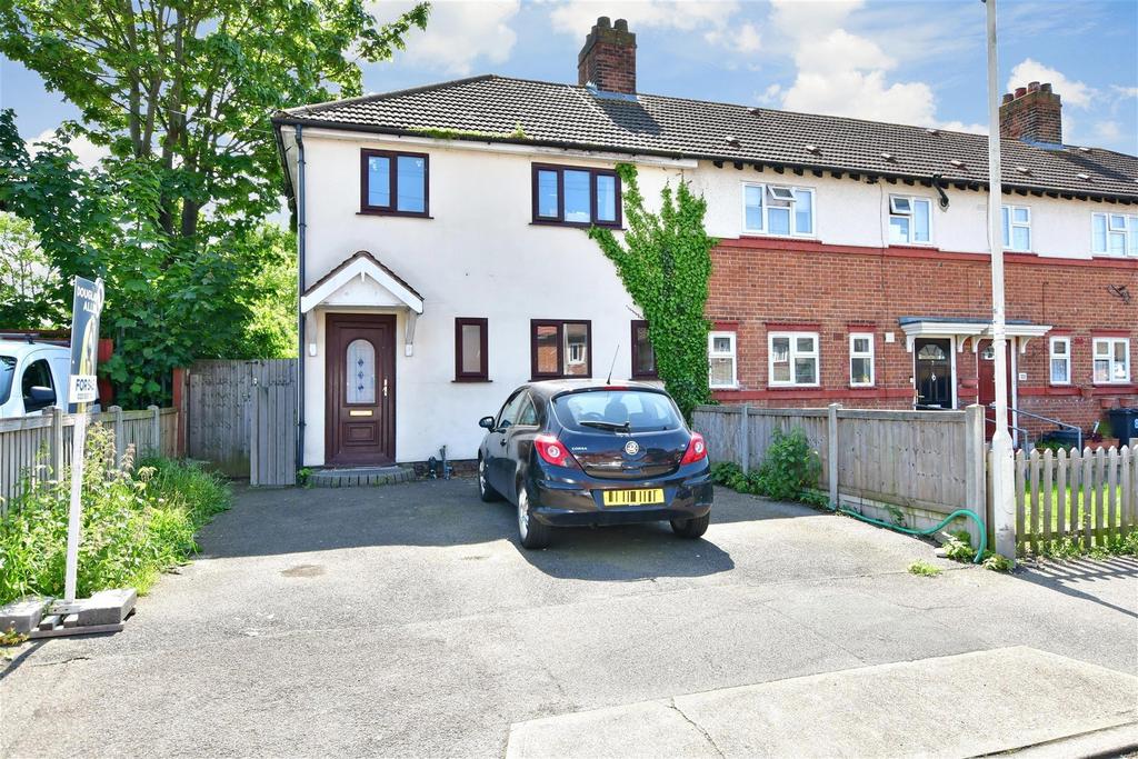 East Park Close Chadwell Heath Essex 4 Bed End Of Terrace House For