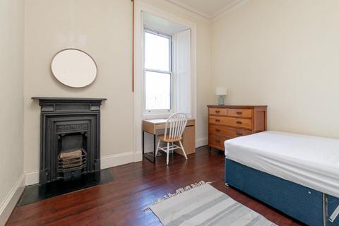 15/3 Bernard Terrace, Edinburgh, EH8 9NU