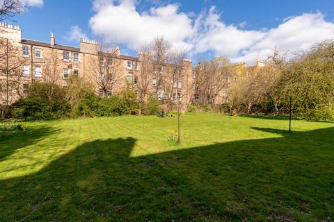 15/3 Bernard Terrace, Edinburgh, EH8 9NU