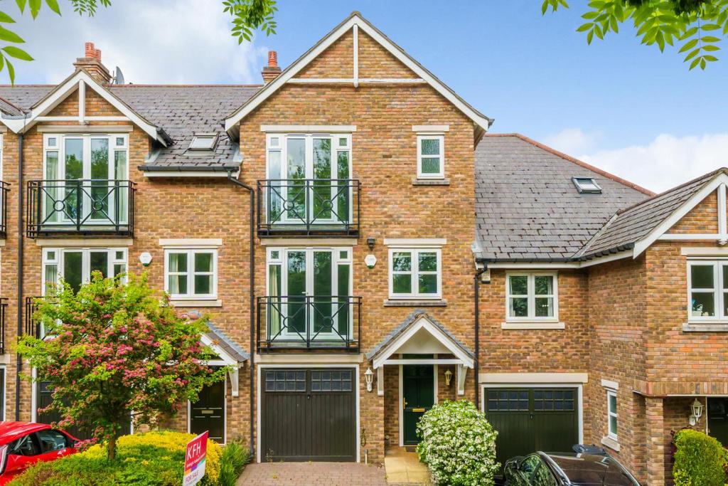 Langham Park Place, Bromley 4 bed terraced house for sale £795,000