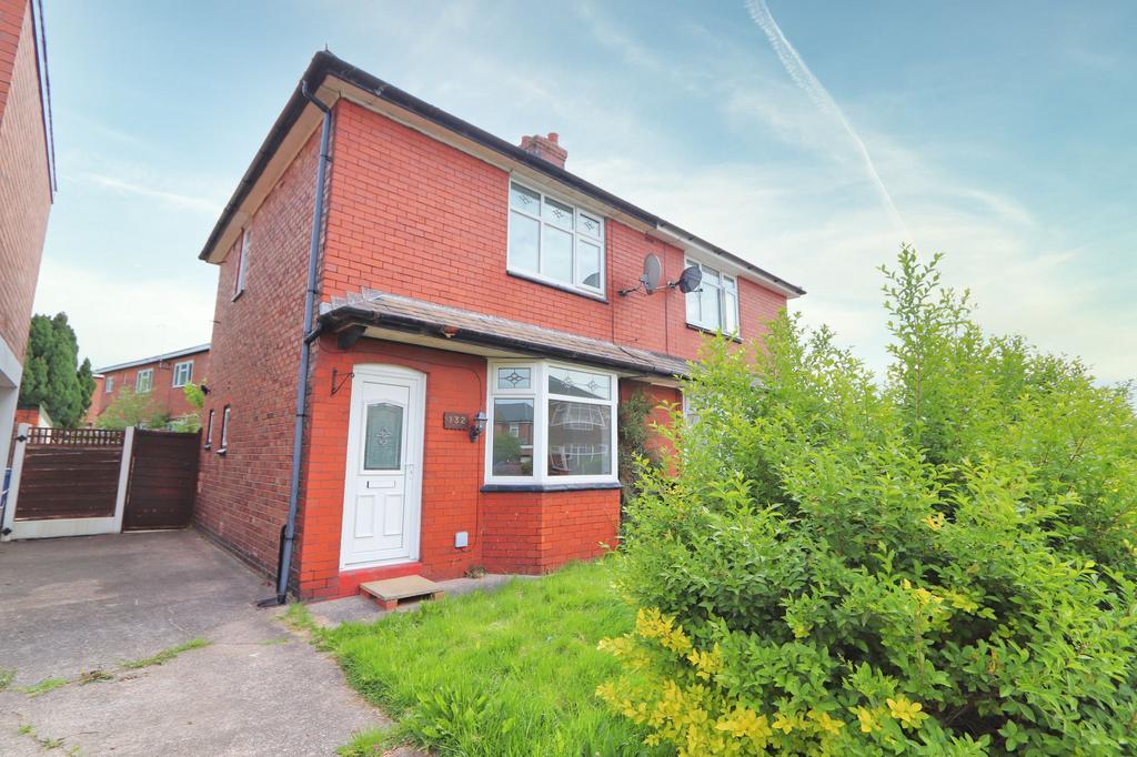Lords Street, Cadishead, M44 2 bed semidetached house £165,000