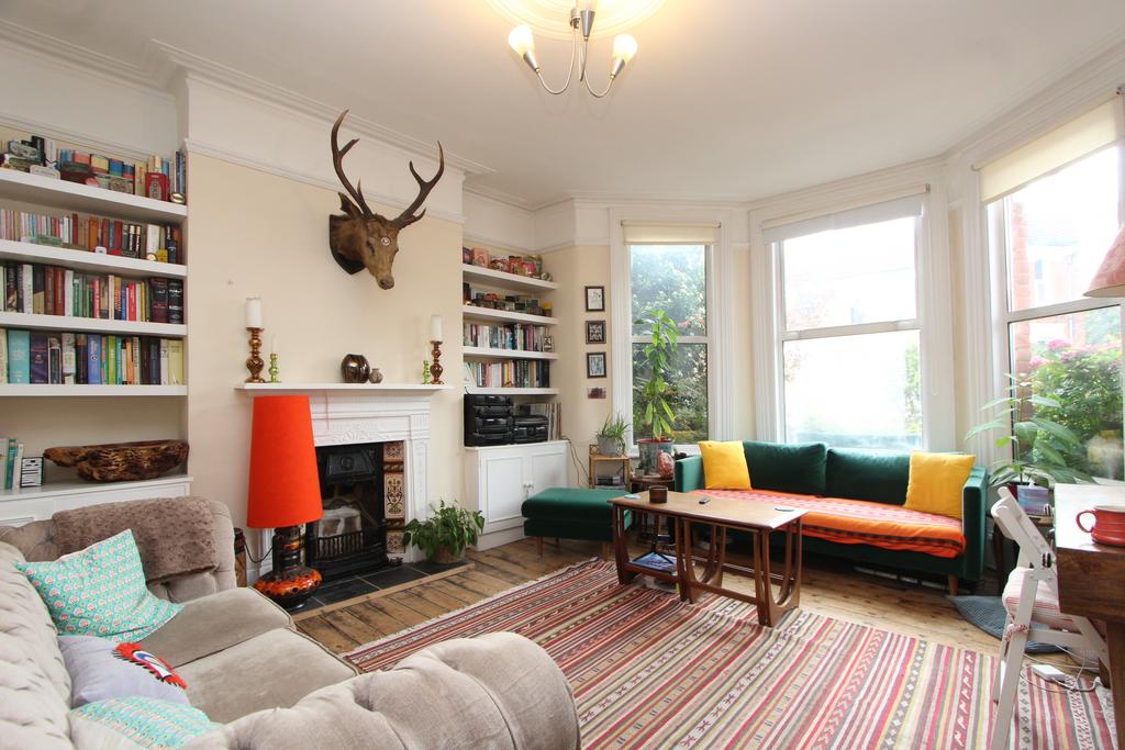 Albert Road, Alexandra Park, N22 2 bed apartment £1,800 pcm (£415 pw)