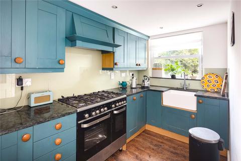 10 Coopersale Road, London, E9 6BA