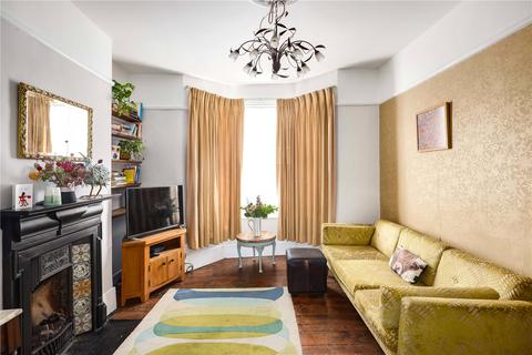 10 Coopersale Road, London, E9 6BA