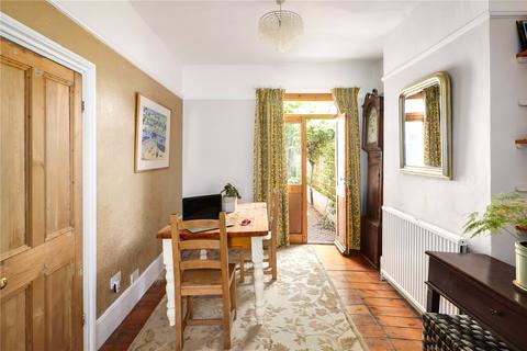 10 Coopersale Road, London, E9 6BA