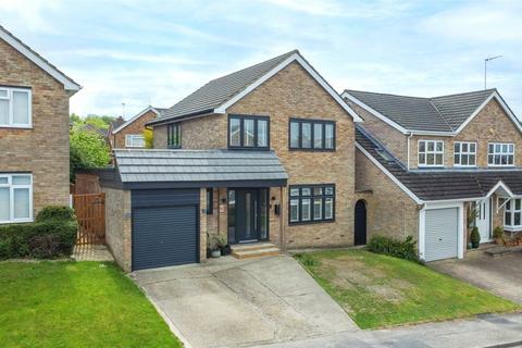 7 Brierley Close, Dunstable, LU6 3NB