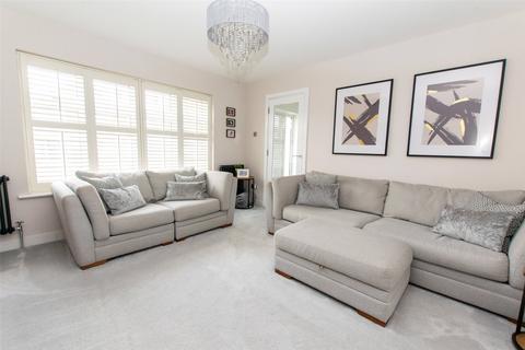 7 Brierley Close, Dunstable, LU6 3NB