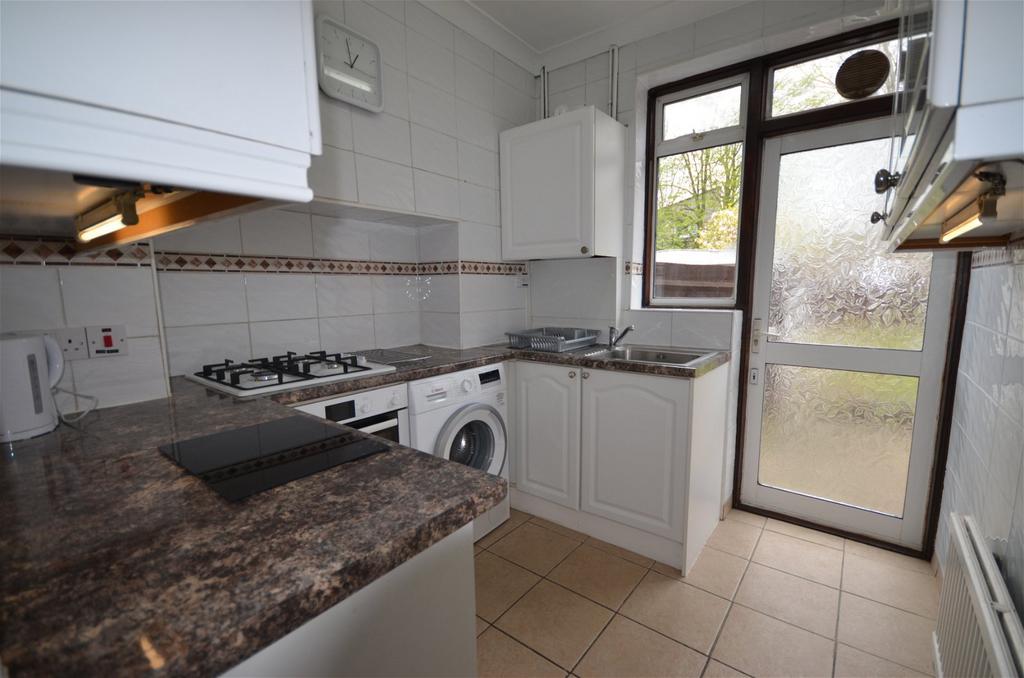 Kenmore Avenue, Harrow, HA3 3 bed semidetached house to rent £2,200 pcm (£508 pw)