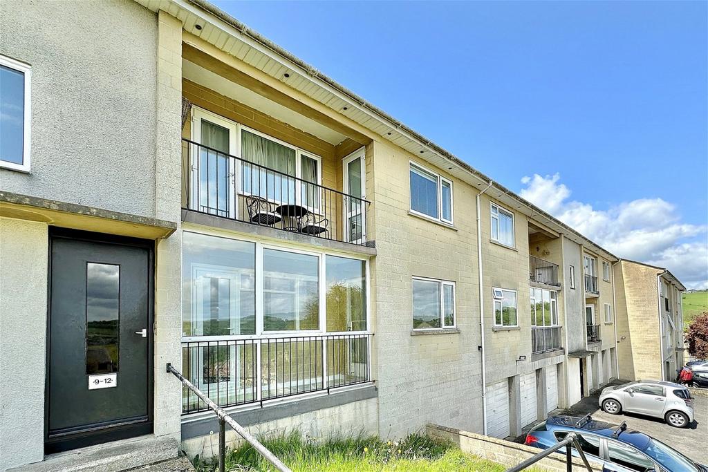 Solsbury Way, Bath 2 bed ground floor flat £200,000