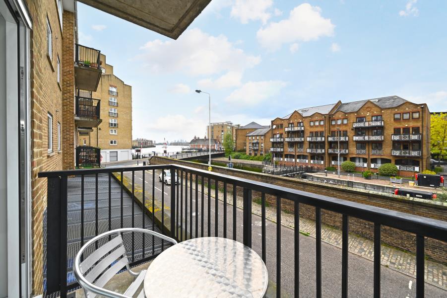 Lockview Court Northey Street Limehouse 2 bed flat to rent £2,249 pcm