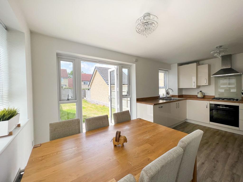 Maes Knoll Drive, Whitchurch, BS14 4 bed detached house for sale £470,000