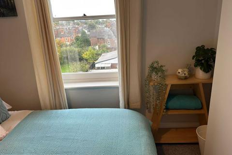 1 bedroom in a house share to rent - Stoke Road, Guildford GU1
