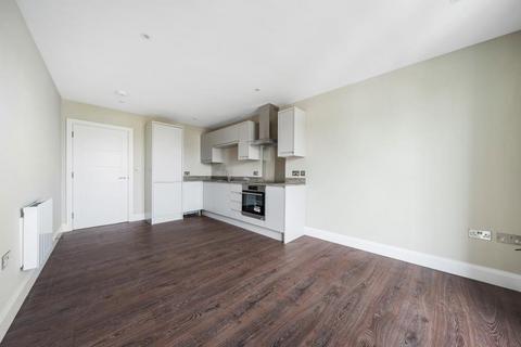 1 bedroom apartment to rent, Walton-on-Thames, Surrey, KT12