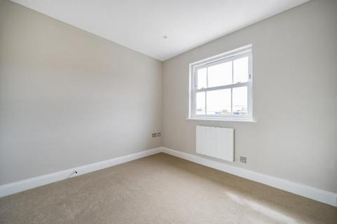 1 bedroom apartment to rent, Walton-on-Thames, Surrey, KT12