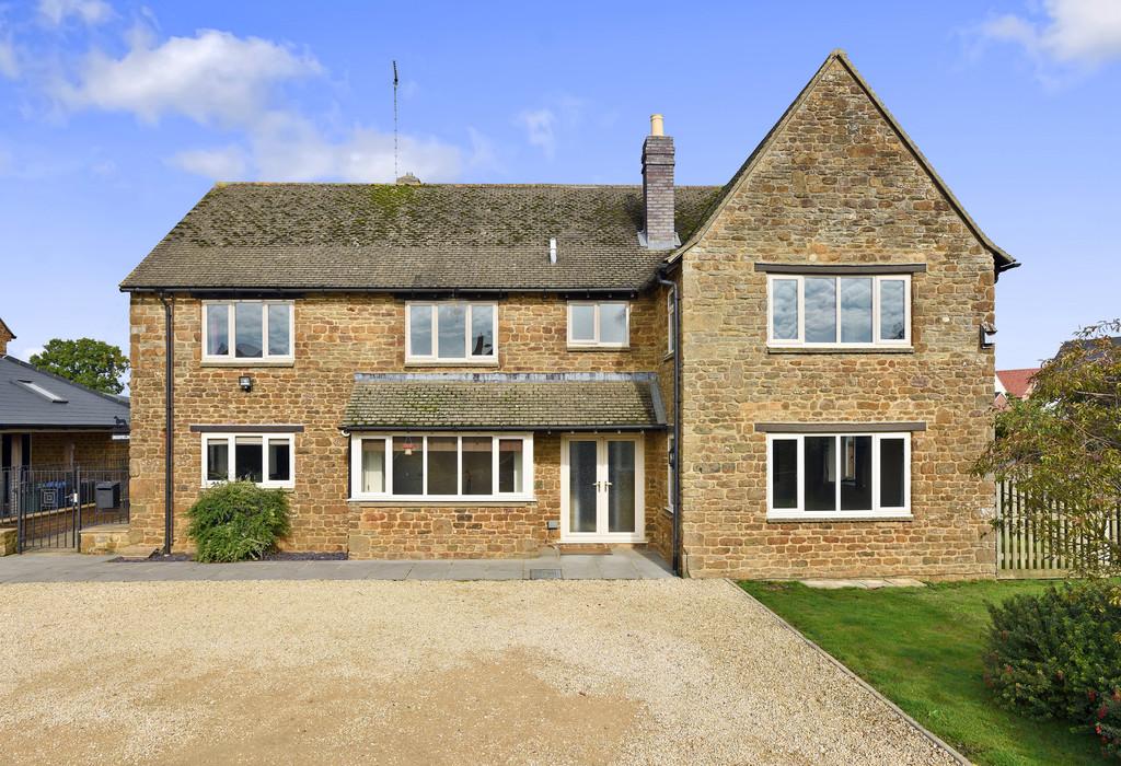 Deerfields Farmhouse, Canal Lane, Bodicote, Banbury 5 bed detached