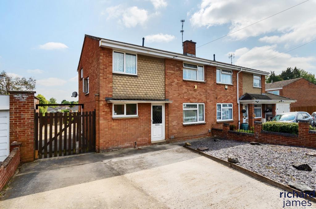 Liddington Street, Pinehurst, Swindon, SN2 3 bed semidetached house