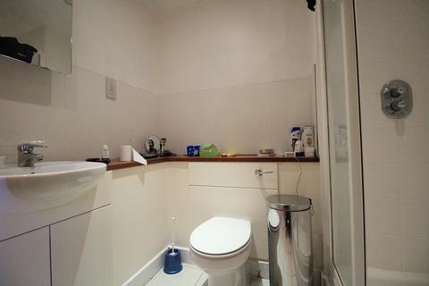 2 bedroom flat to rent, Meath Crescent, London E2