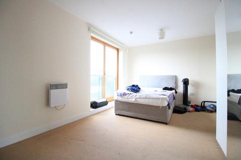 2 bedroom flat to rent, Meath Crescent, London E2