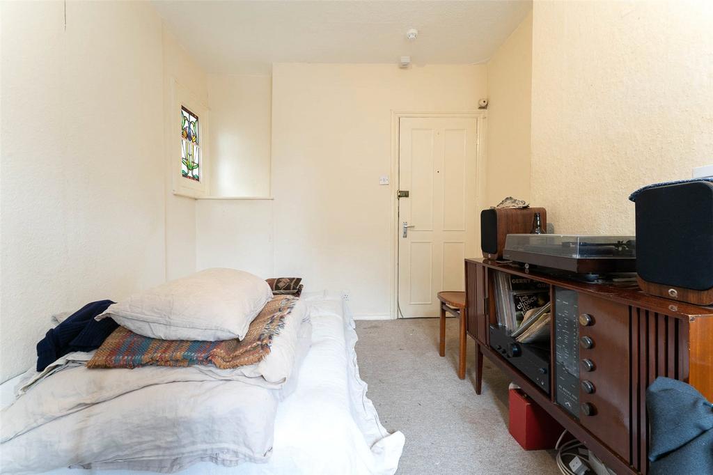 Goldsmid Road, Hove, BN3 Studio - £850 Pcm (£196 Pw)