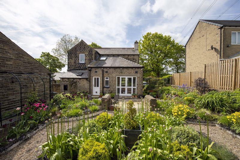 Westfield, Stainland Road, Barkisland HX4 0BD 2 bed detached house for