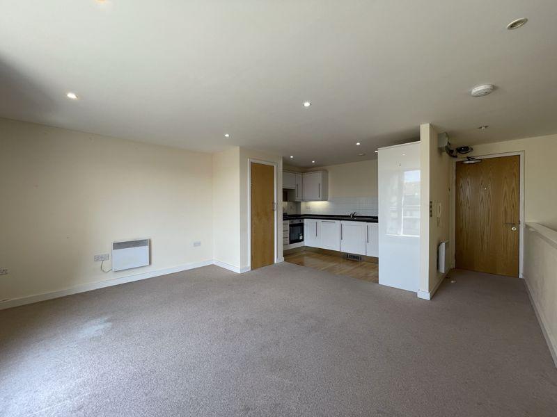 Kitchen / Living /