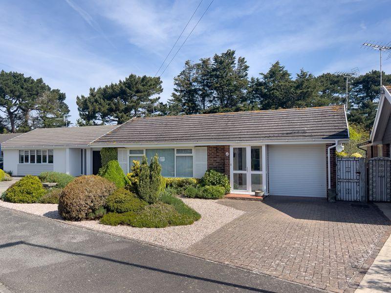 Felpham, West Sussex 3 bed detached bungalow for sale £515,000
