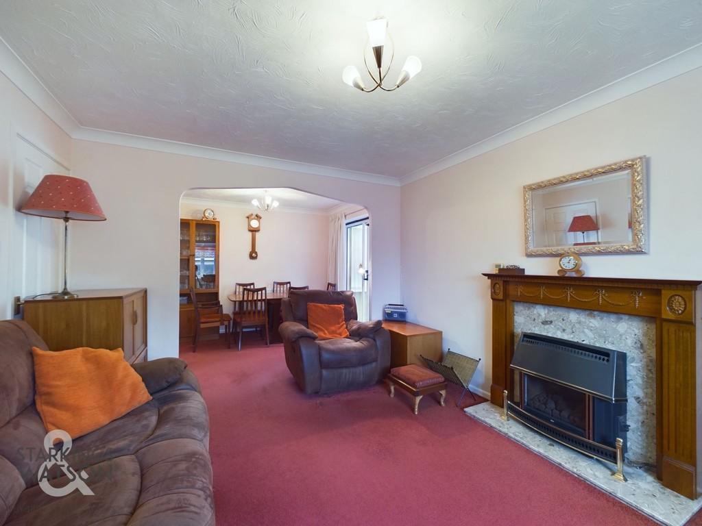 Thomas Bardwell Drive, Bungay 2 bed detached bungalow £270,000