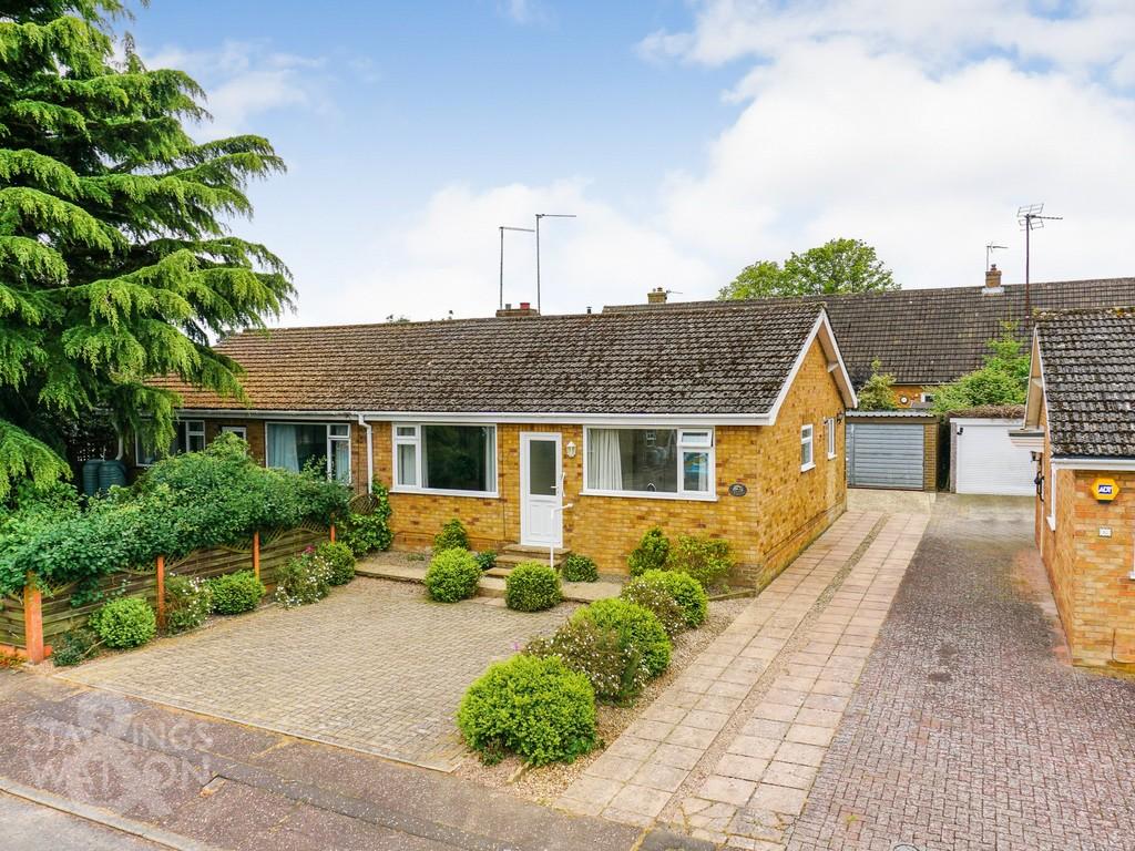 Braydeston Crescent, Brundall, Norwich 3 bed semidetached bungalow for