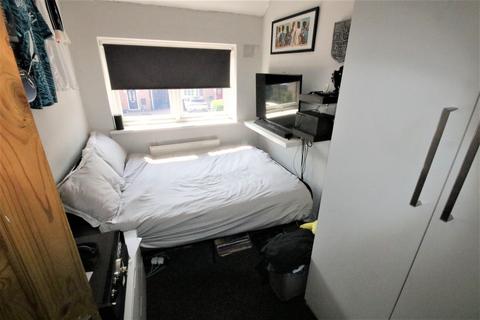12 Alverstoke Road, Romford, RM3 8QR