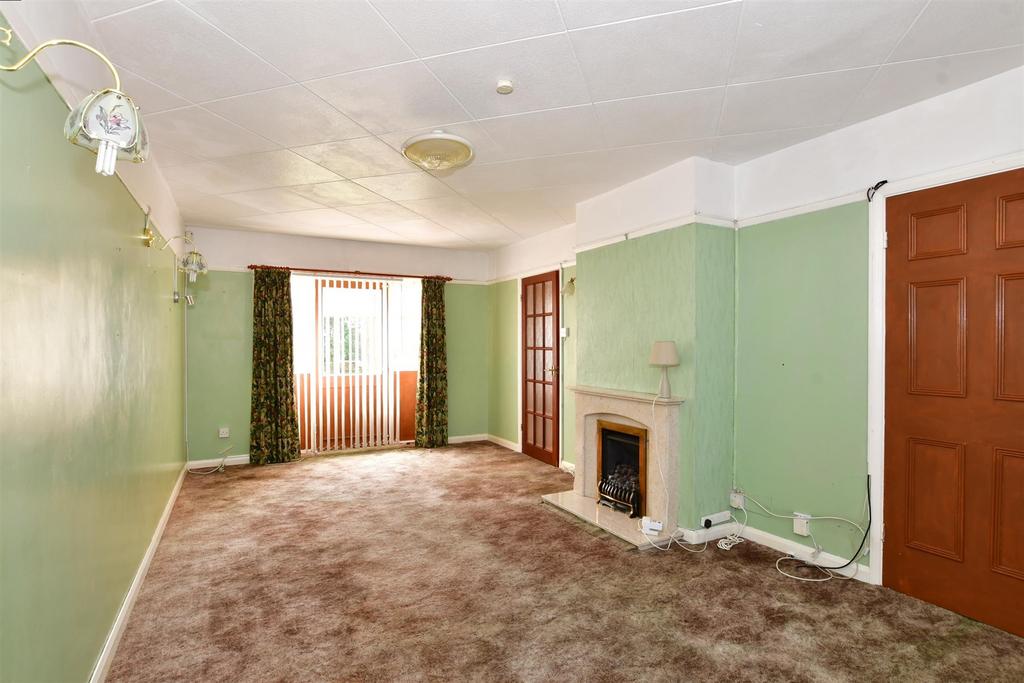 Broomfield Road, Faversham, Kent 3 bed semidetached house £270,000