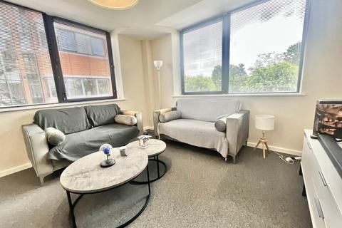2 bedroom apartment to rent, Sandringham House, Salford